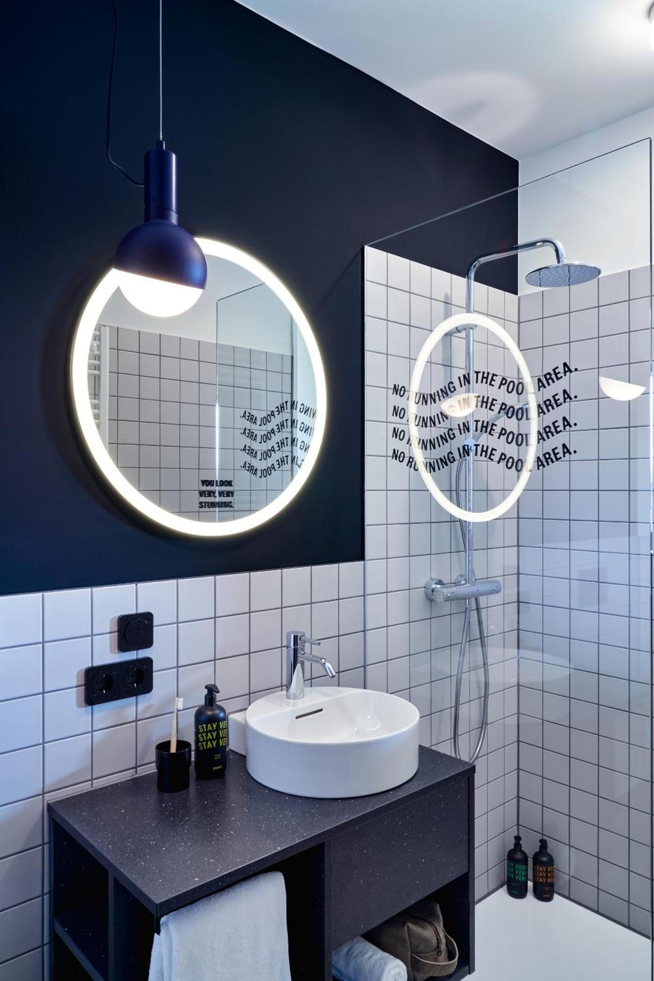 Stayery Bielefeld Hauptbahnhof ภายนอก รูปภาพ
